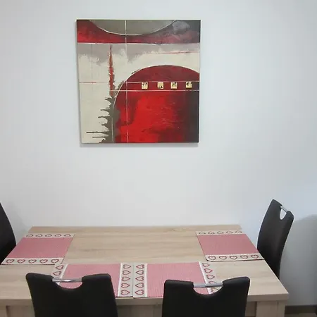 Alpeneer Apartment *